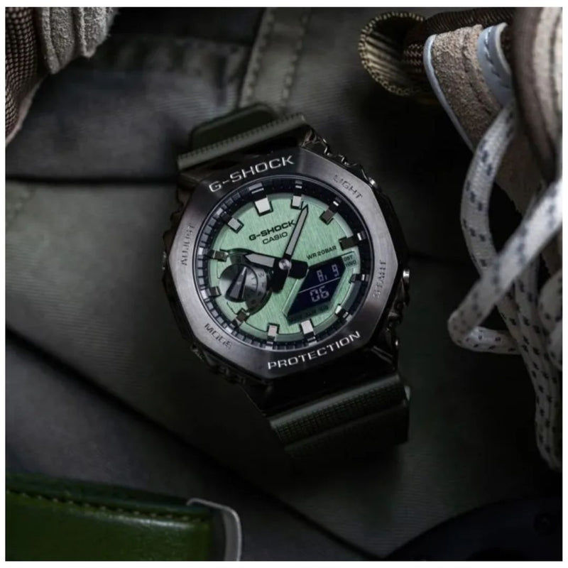 Reloj Casio G-SHOCK Modelo GM-2100B-3A Deportivo
