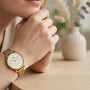 Reloj Mujer Q&Q QC27J001Y Diseño Elegante