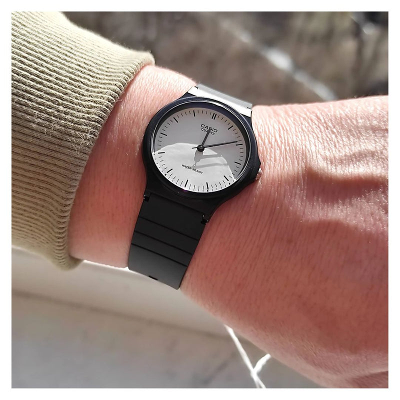Reloj Casio Modelo MQ-24-7EL Diseño Clásico