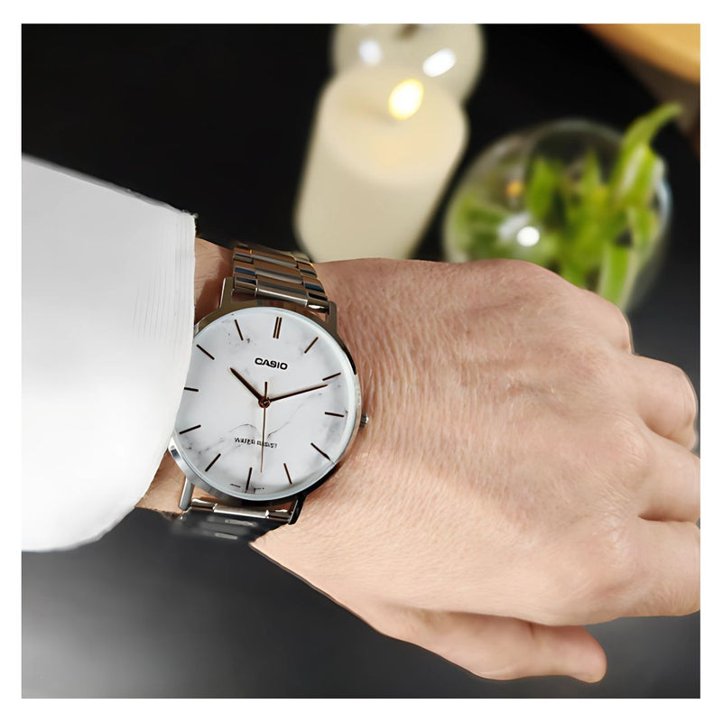 Reloj Casio MTP-VT01DM-7A Diseño Casual