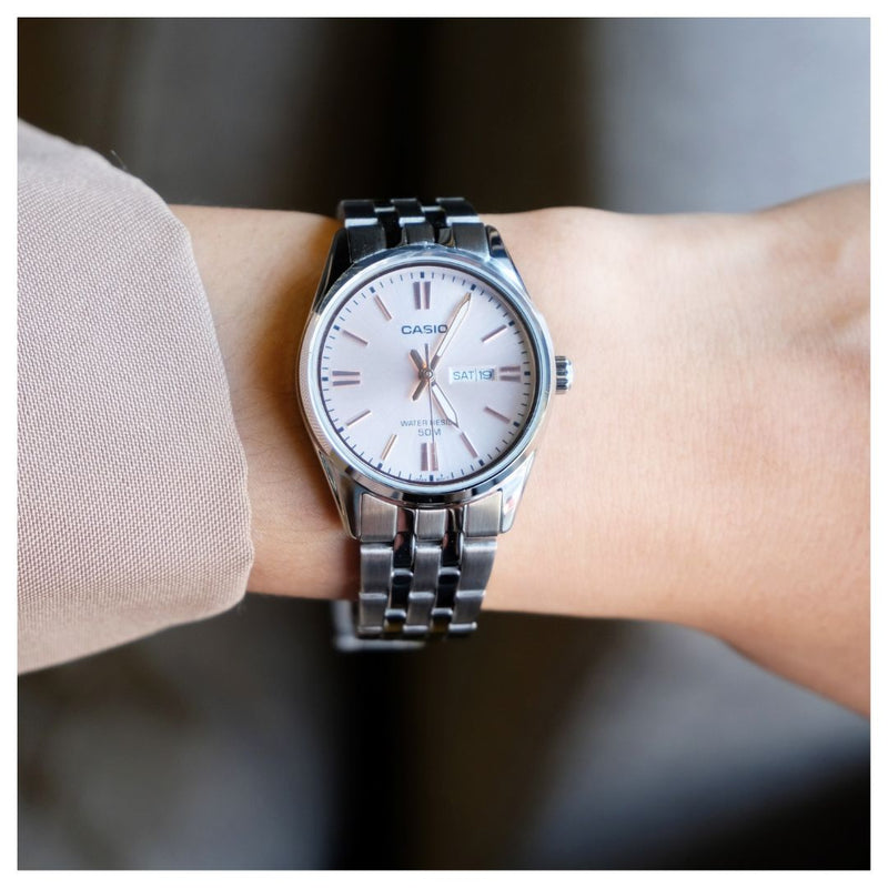 Reloj Casio Modelo LTP-1335D-4A Diseño Elegante