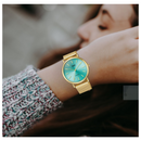 Reloj Q&Q Q05A-005PY Diseño Elegante