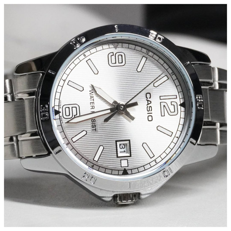 Reloj Casio Modelo LTP-V004D-7B2 Diseño Elegante