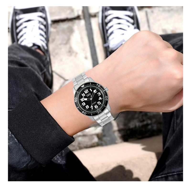 Reloj Q&Q Q60B-001PY Diseño Elegante
