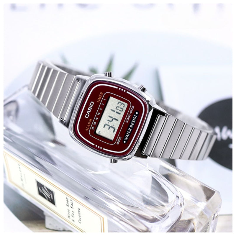 Reloj Casio Modelo LA-670WA-4D Diseño Vintage