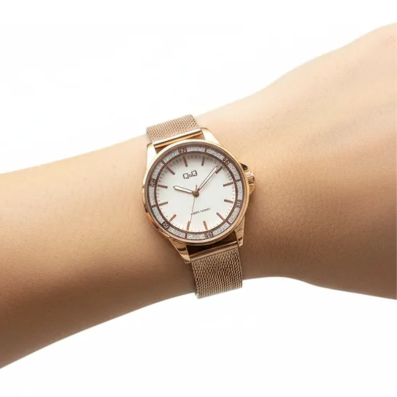 Reloj Q&Q Modelo QB47-801Y Diseño Elegante