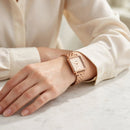 Reloj mujer Q&Q Modelo QB51-800Y Diseño Elegante
