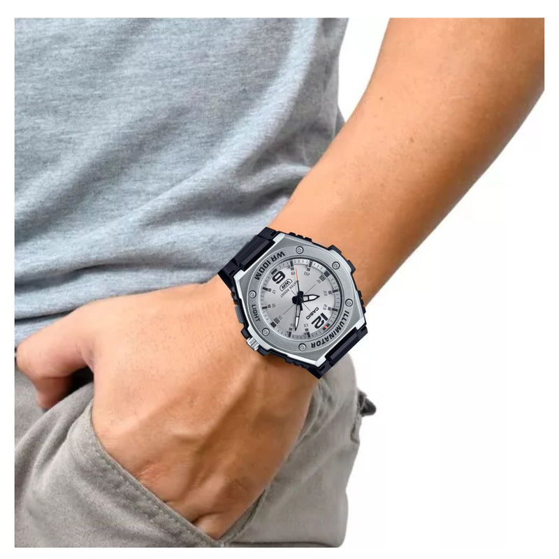 Reloj Casio Modelo MWA-100H-7A Diseño Deportivo